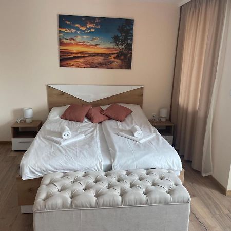 Teddy Apartment เวลีคอเทอร์โนโว ภายนอก รูปภาพ